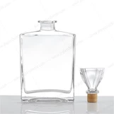 750 ml alkoholio stiklinis butelis